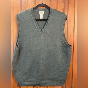 L.L. Bean grayish green sweater vest men’s sz L